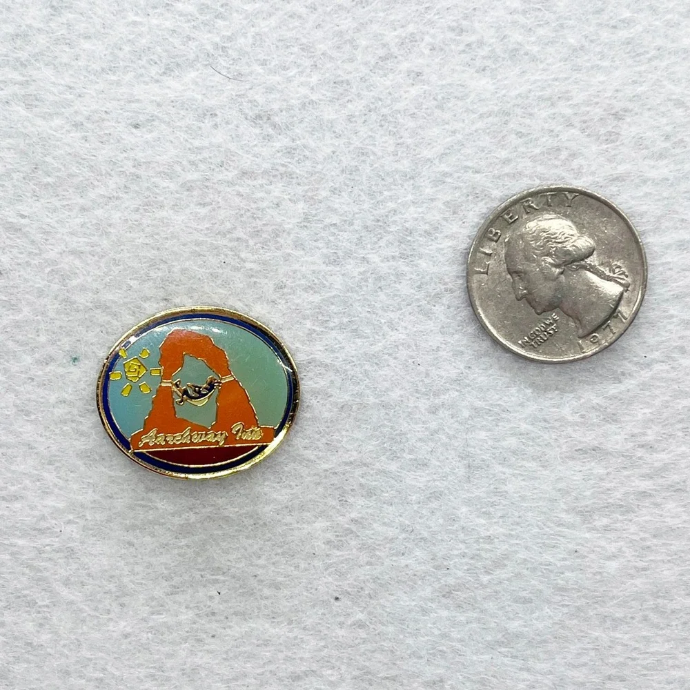 🔮 5/$25‎ Vintage Aarchway Inn Moab Utah Pin